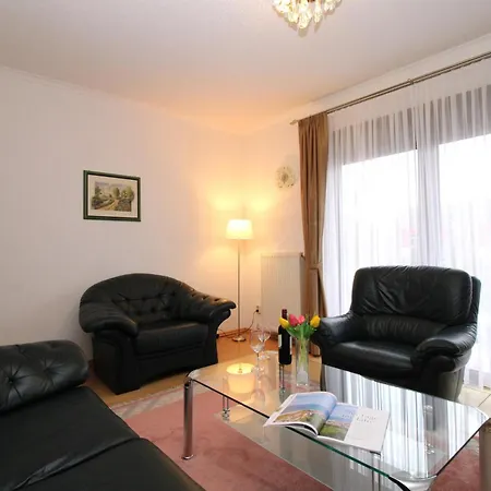 Droese, Haus 8b - 14 *